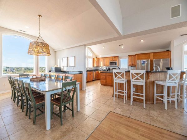 Secluded Oceanfront Luxury Retreat with Stunning Views in the Outer Banks