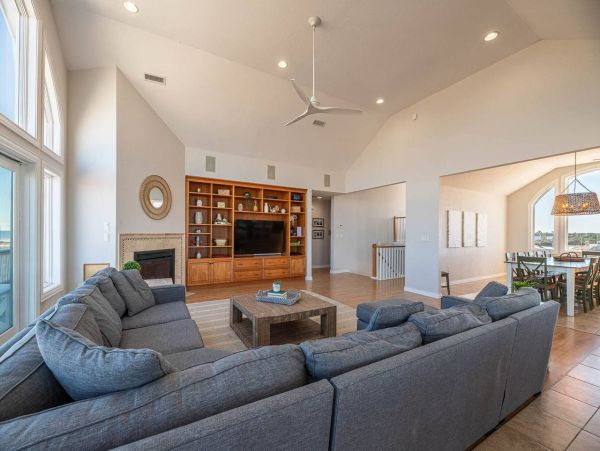 Secluded Oceanfront Luxury Retreat with Stunning Views in the Outer Banks