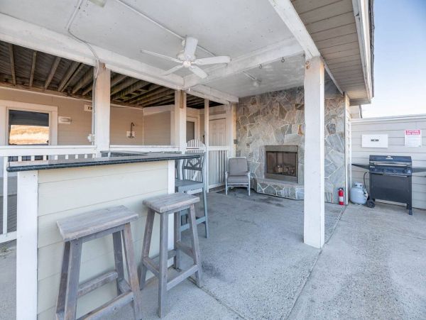 Secluded Oceanfront Luxury Retreat with Stunning Views in the Outer Banks