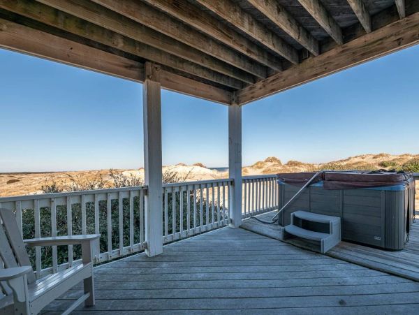 Secluded Oceanfront Luxury Retreat with Stunning Views in the Outer Banks