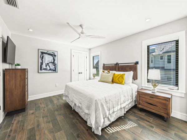 Lido Key Luxury Vacation Home 1 Block from Beach 12 Guests