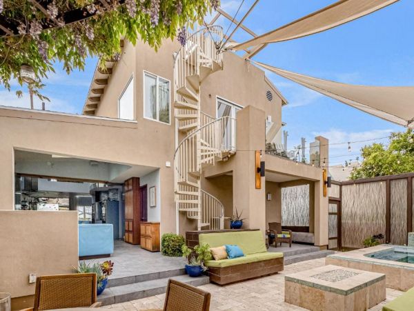 Mission Beach Vacation Home Four Bedrooms Walk to Beach