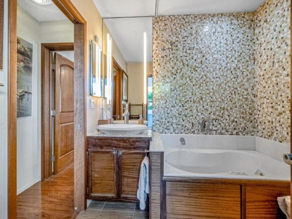 Mission Beach Vacation Home Four Bedrooms Walk to Beach