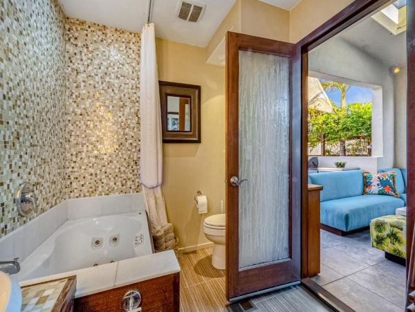 Mission Beach Vacation Home Four Bedrooms Walk to Beach