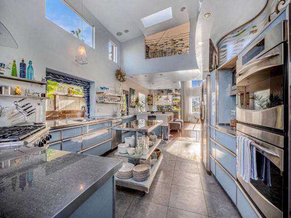 Mission Beach Vacation Home Four Bedrooms Walk to Beach
