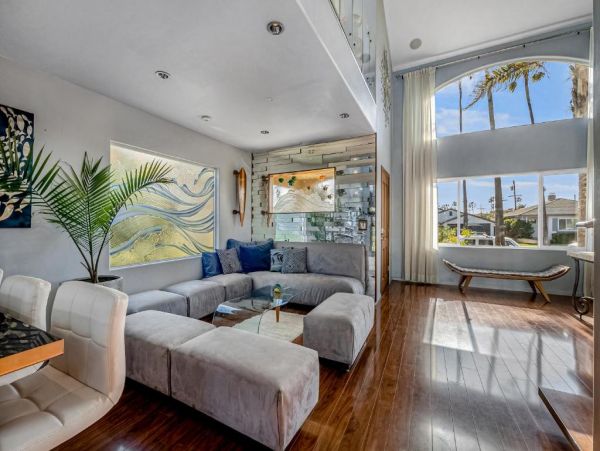 Mission Beach Vacation Home Four Bedrooms Walk to Beach