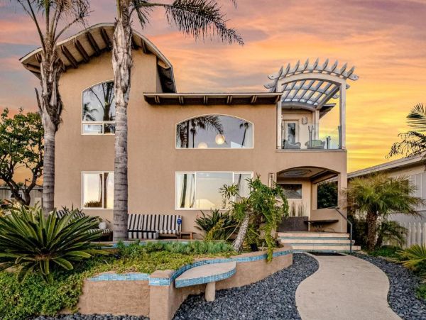 Mission Beach Vacation Home Four Bedrooms Walk to Beach