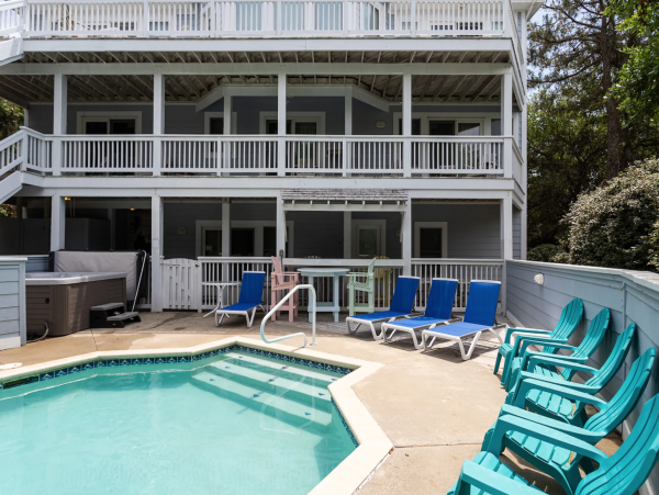 Luxurious Vacation Rental in Duck