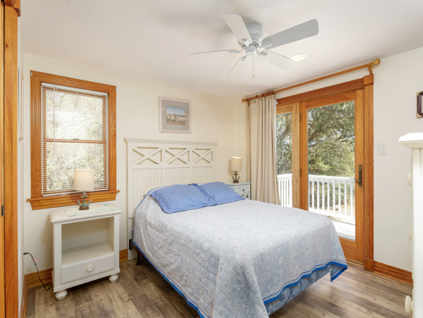 Luxurious Vacation Rental in Duck