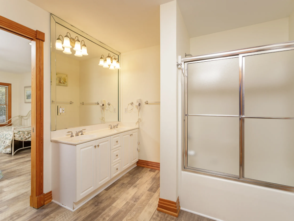 Luxurious Vacation Rental in Duck