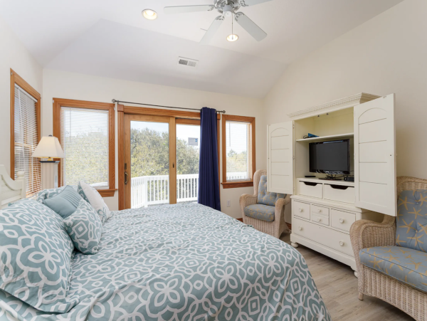 Luxurious Vacation Rental in Duck