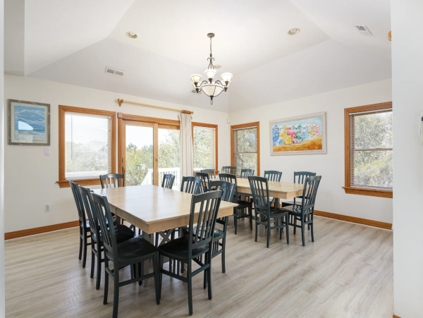 Luxurious Vacation Rental in Duck