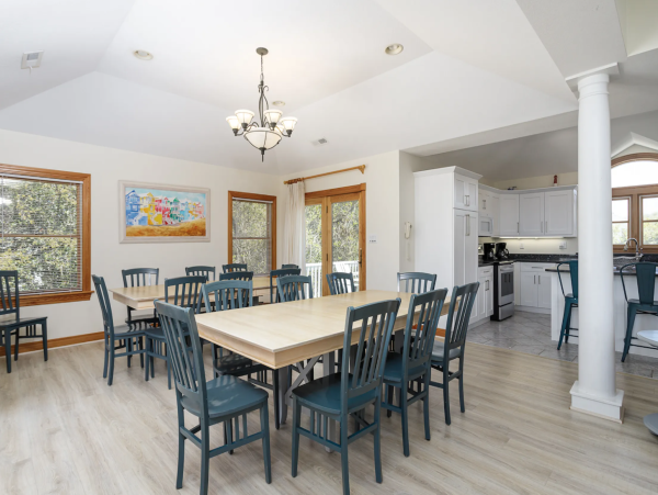 Luxurious Vacation Rental in Duck