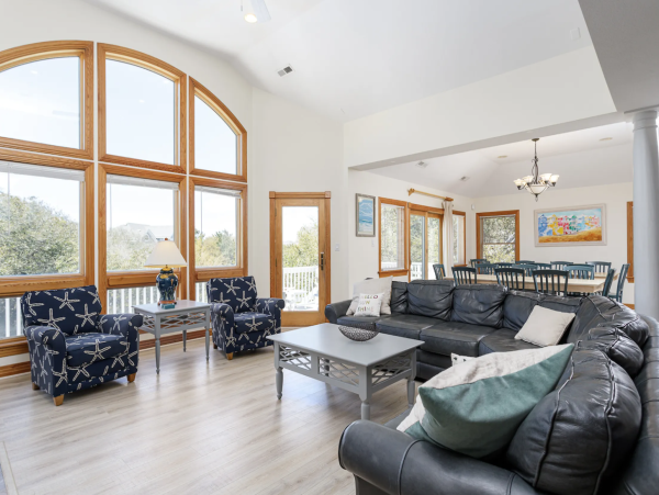 Luxurious Vacation Rental in Duck