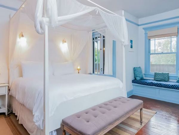 Beautiful Santa Barbara Vacation Home Walk to Beach