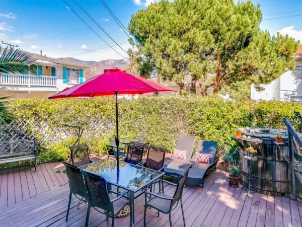 Beautiful Santa Barbara Vacation Home Walk to Beach