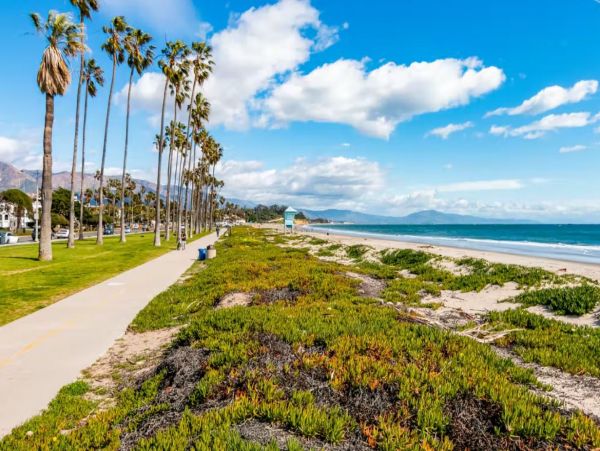 Beautiful Santa Barbara Vacation Home Walk to Beach