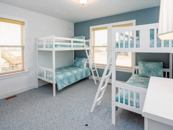 Pet-frendly Vacation Home 8 Bedroom & Pool in Corolla