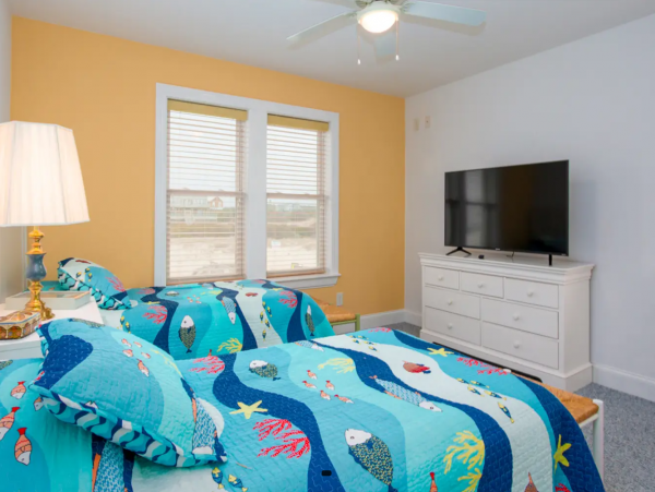 Pet-frendly Vacation Home 8 Bedroom & Pool in Corolla