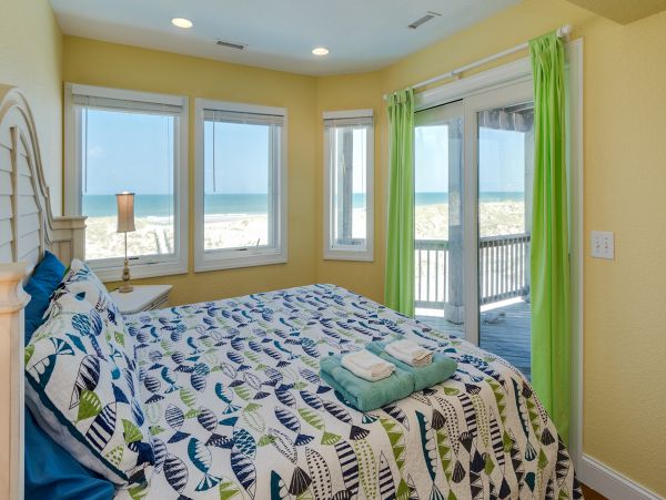 17 Bedroom Ocean front house in the Outer Banks