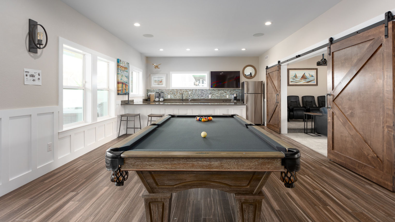 Upscale Twelve Bedroom Vacation Rental in The Outer Banks