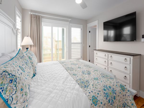 Upscale Twelve Bedroom Vacation Rental in The Outer Banks