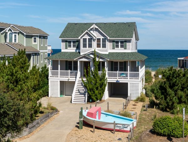 What a Charmer! Ocean Front Nags Head Rental Home