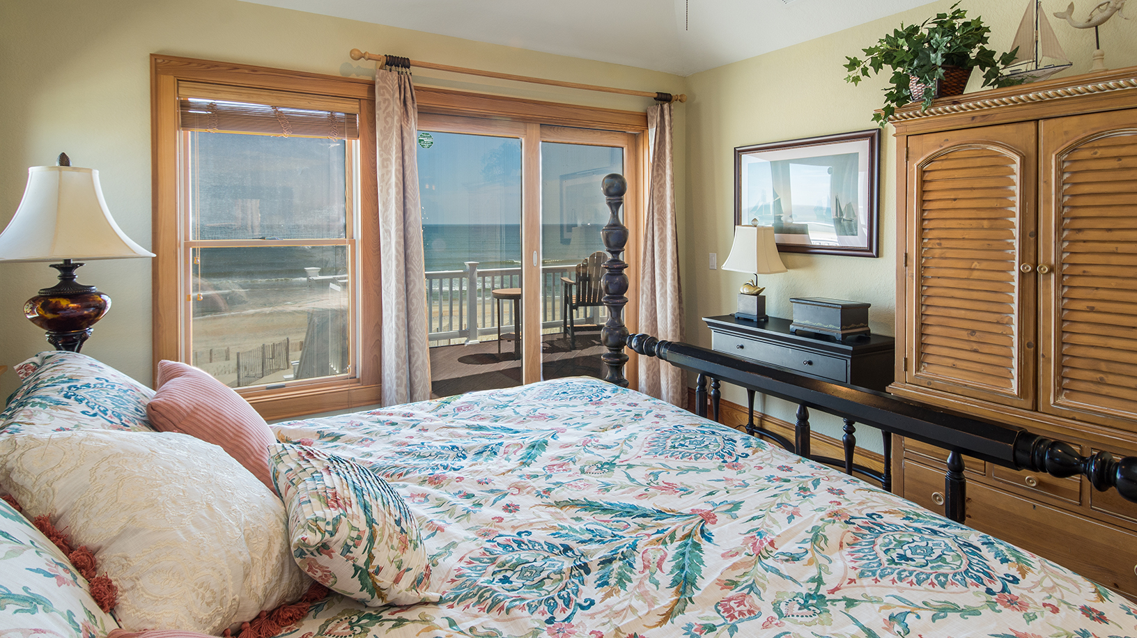What a Charmer! Ocean Front Nags Head Rental Home