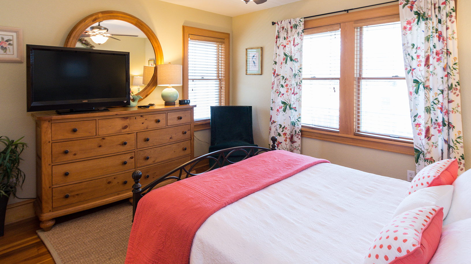What a Charmer! Ocean Front Nags Head Rental Home