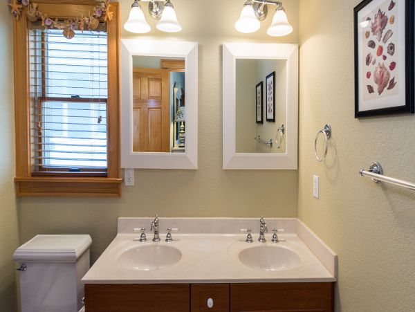 What a Charmer! Ocean Front Nags Head Rental Home