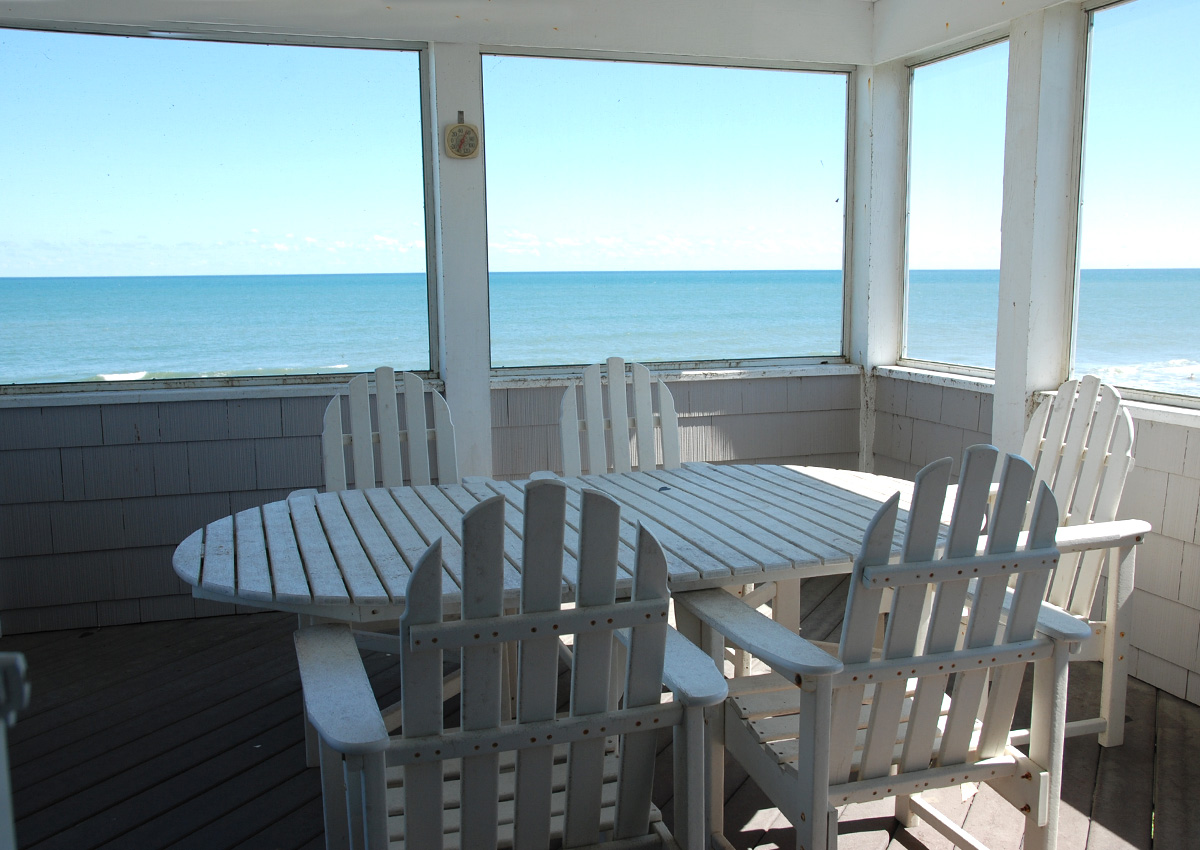 What a Charmer! Ocean Front Nags Head Rental Home