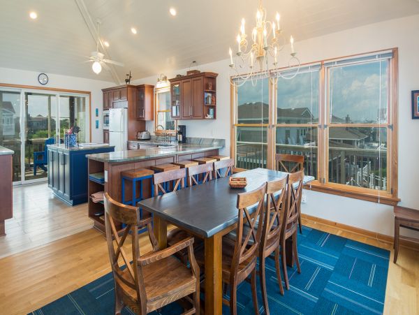 Outer Banks Beautiful Home - 6 Bedrooms & Full Ocean Views