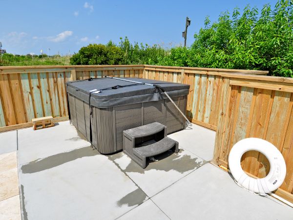 Outer Banks Beautiful Home - 6 Bedrooms & Full Ocean Views