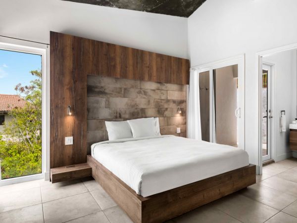 Beachfront Nine Bedroom Vacation Rental in Turks and Caicos