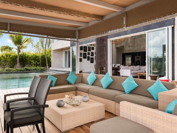 Beachfront Nine Bedroom Vacation Rental in Turks and Caicos