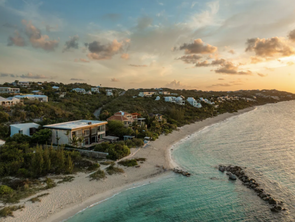 Beachfront Nine Bedroom Vacation Rental in Turks and Caicos