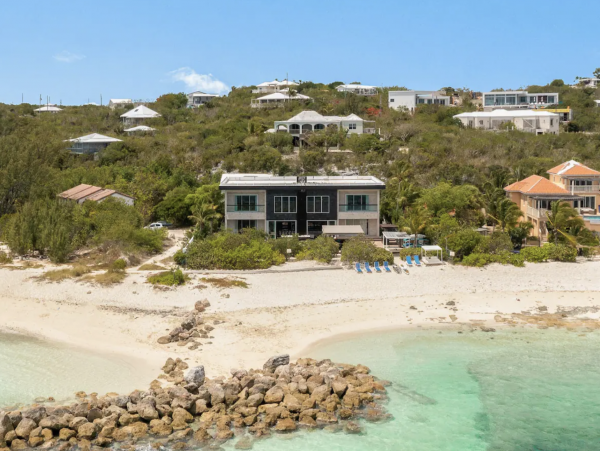 Beachfront Nine Bedroom Vacation Rental in Turks and Caicos