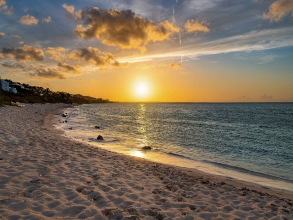 Beachfront Nine Bedroom Vacation Rental in Turks and Caicos