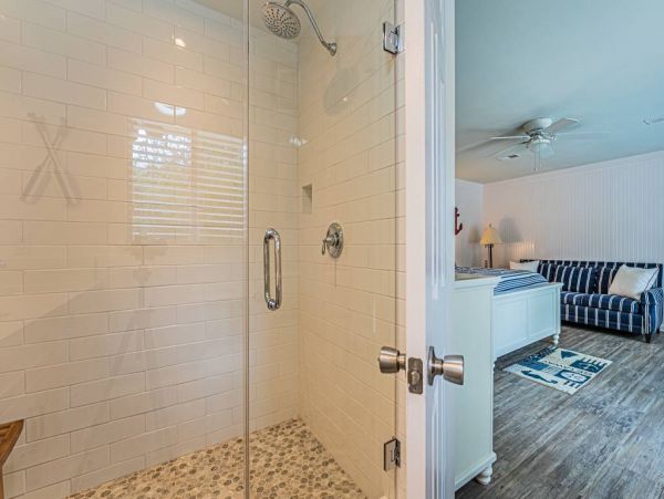 Hilton Head 4 Bedroom Pool Home with Guest House Sleeps 10
