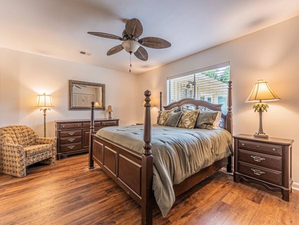 Hilton Head 4 Bedroom Pool Home with Guest House Sleeps 10