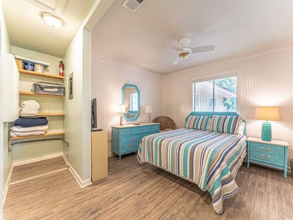 Hilton Head 4 Bedroom Pool Home with Guest House Sleeps 10
