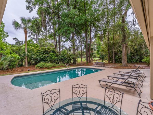 Hilton Head 4 Bedroom Pool Home with Guest House Sleeps 10