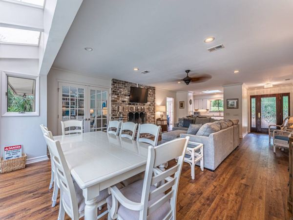 Hilton Head 4 Bedroom Pool Home with Guest House Sleeps 10