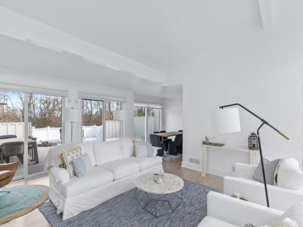 Three Bedroom East Hampton Gorgeous Rental Home with Pool