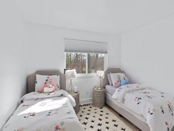 Three Bedroom East Hampton Gorgeous Rental Home with Pool