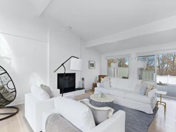 Three Bedroom East Hampton Gorgeous Rental Home with Pool