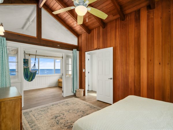 Charming 2 Bedroom Home Awe-Inspiring View of Anahola Beach