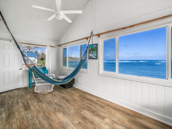 Charming 2 Bedroom Home Awe-Inspiring View of Anahola Beach