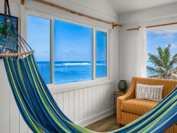 Charming 2 Bedroom Home Awe-Inspiring View of Anahola Beach