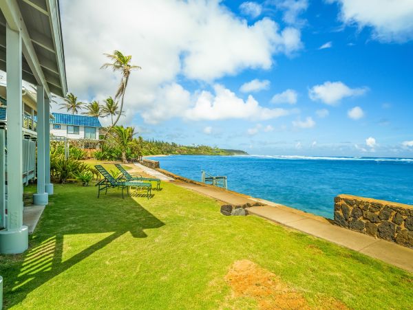 Charming 2 Bedroom Home Awe-Inspiring View of Anahola Beach